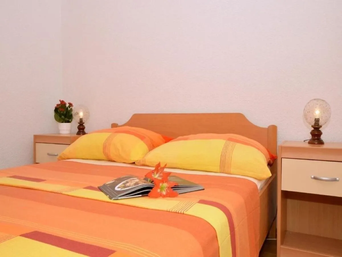 Apartments Zar Seget Vranjica