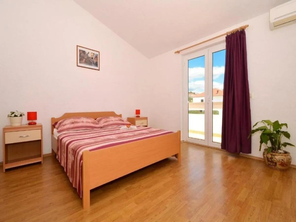 Apartments Zar Seget Vranjica