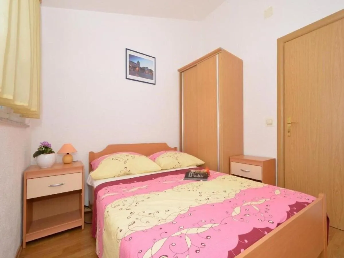Apartments Zar Seget Vranjica
