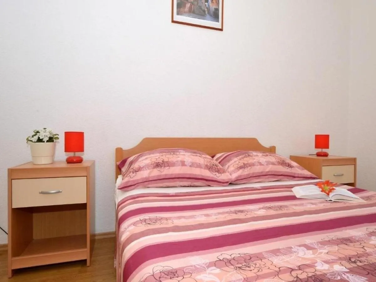 Apartments Zar Seget Vranjica