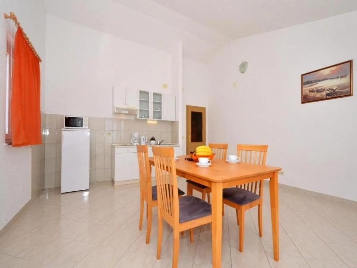 Apartments Zar Seget Vranjica
