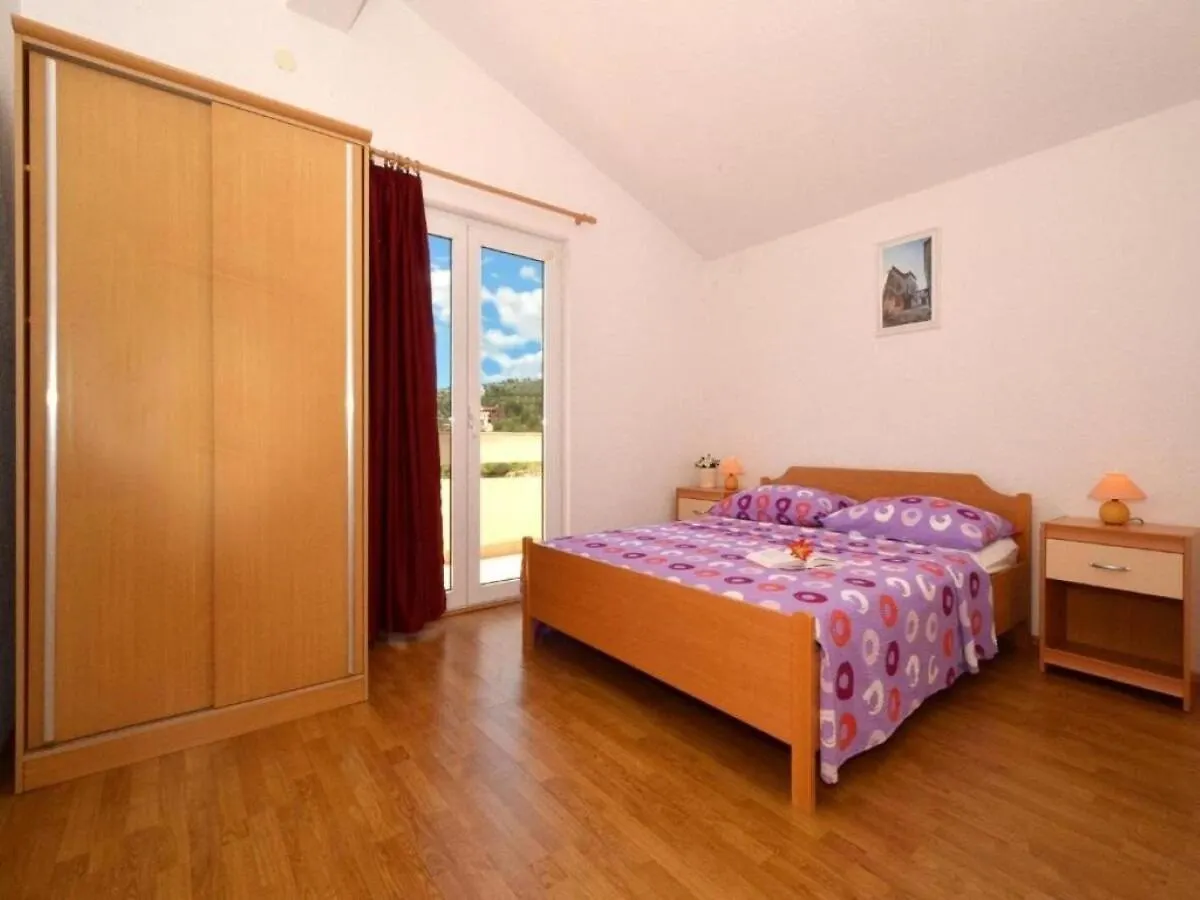 Apartments Zar Seget Vranjica