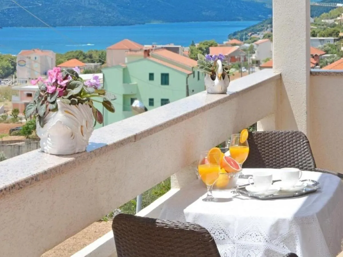 Apartments Zar Seget Vranjica Croatia