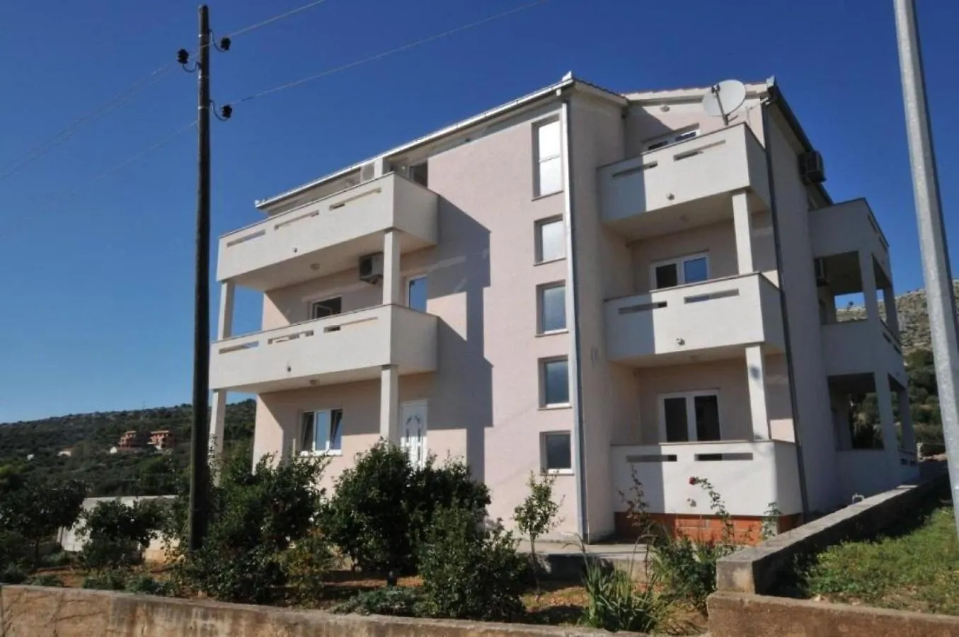 Apartments Zar Seget Vranjica